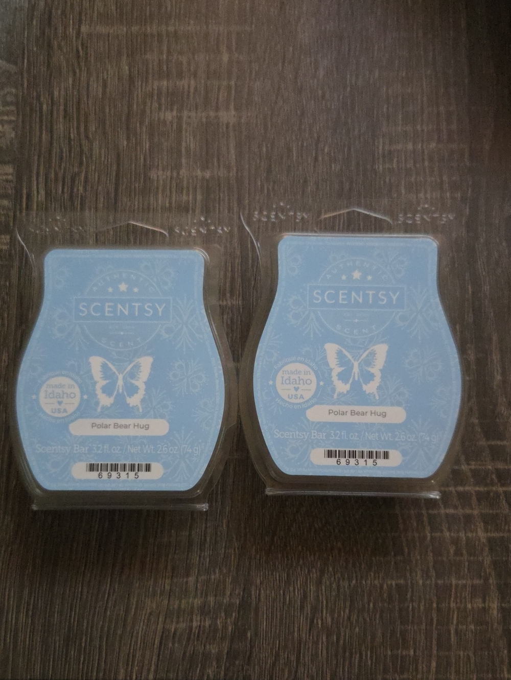 Scentsy Light Blue Polar Bear Hug Wax Bars (Set of 2)